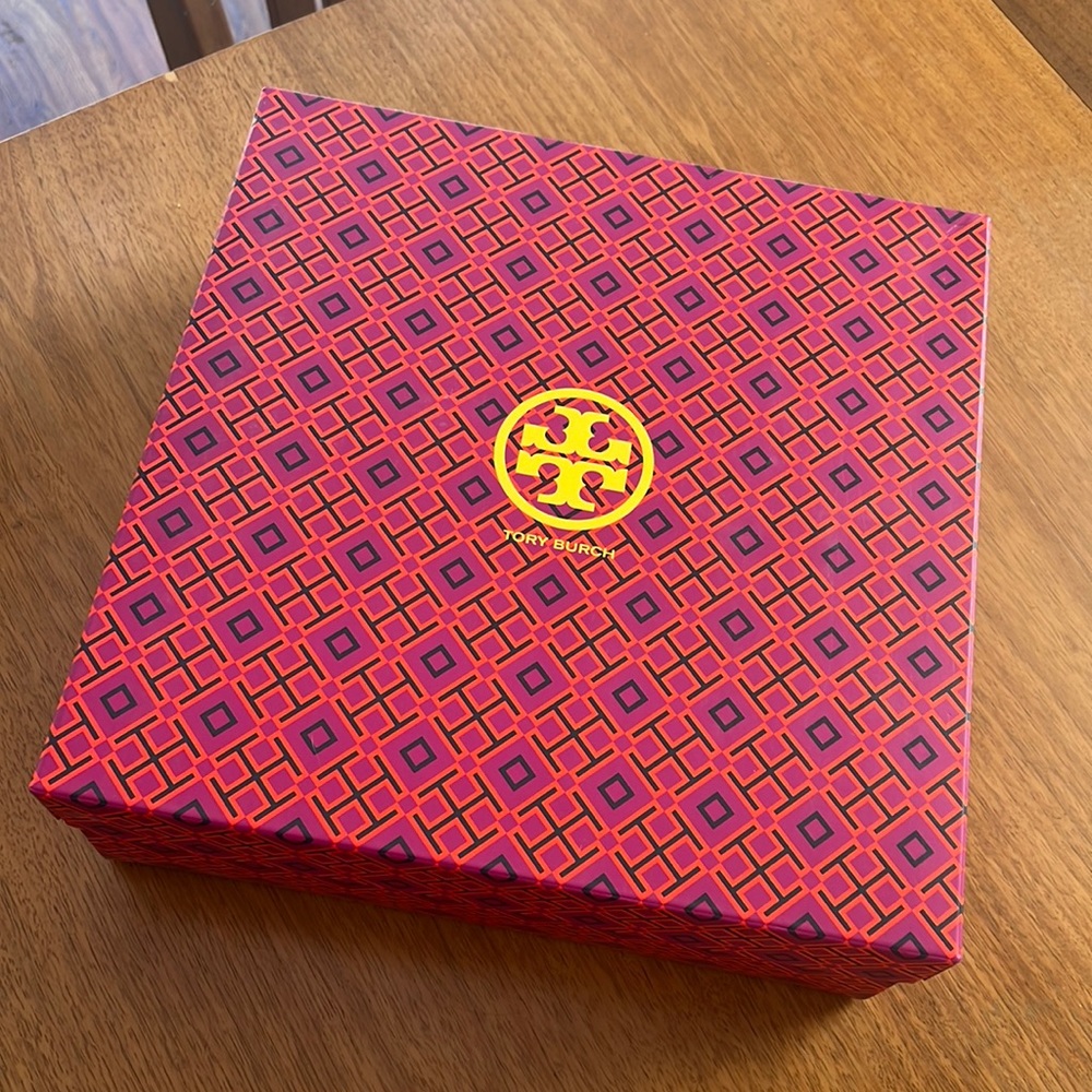 Shoe box